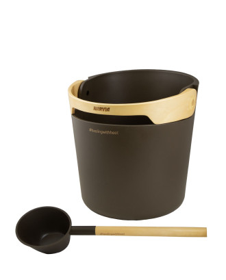 Accessoires pour sauna - Seau et louche Harvia Helmi, marron foncé Accessoires pour sauna - Seau et louche Harvia Helmi, marron foncé ACCESSOIRES DE SAUNAS